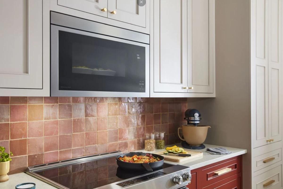 KitchenAid® 1.1 Cu. Ft. PrintShield Stainless Steel Over The Range Microwave 11 KitchenAid® 1.1 Cu. Ft. PrintShield Stainless Steel Over The Range Microwave - Image 9