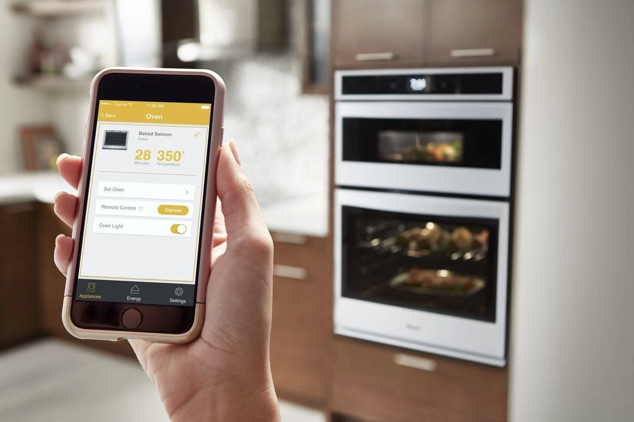 Whirlpool® 27" White Smart Combination Wall Oven 3 Whirlpool® 27" White Smart Combination Wall Oven