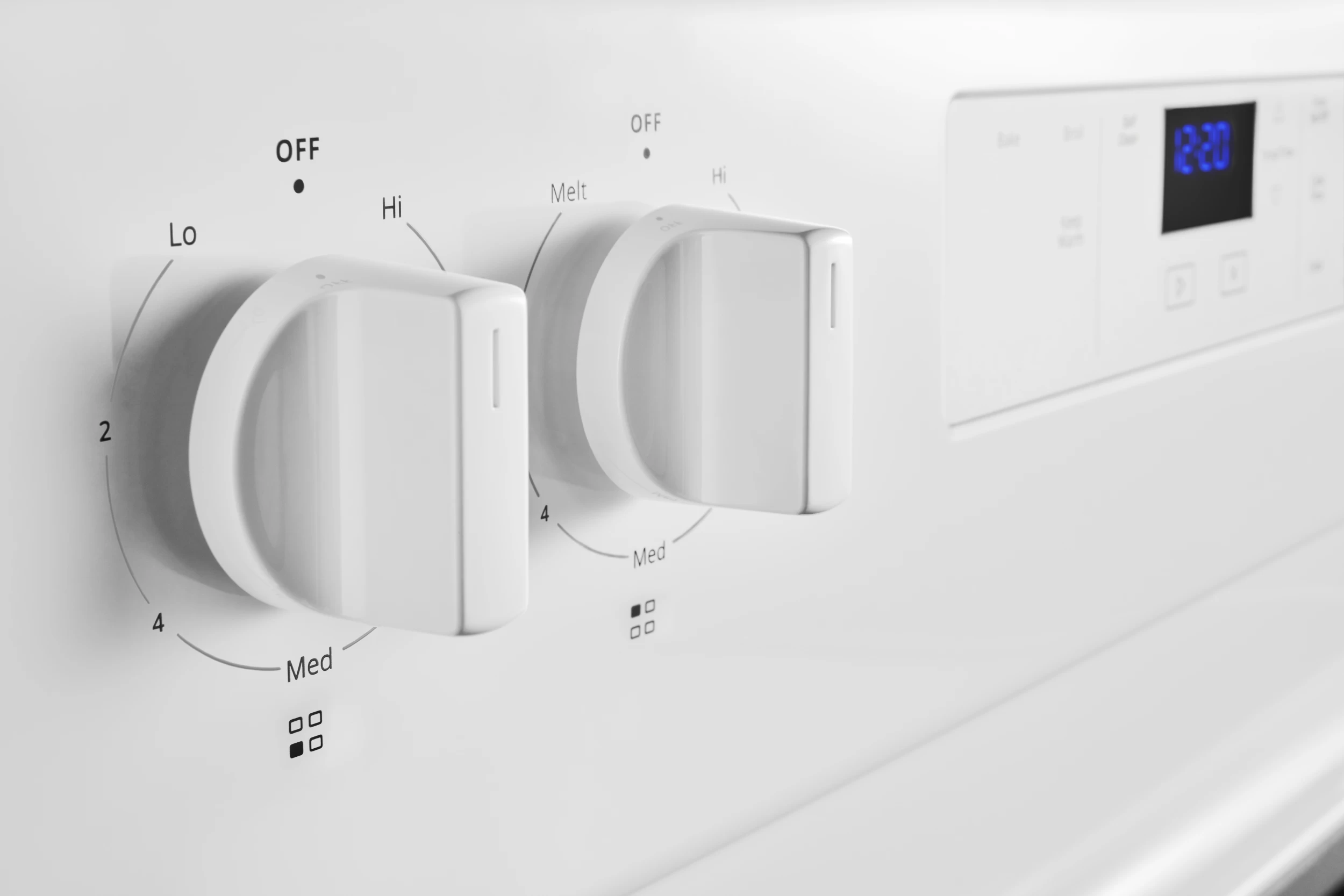 Whirlpool® 30" White Free Standing Electric Range 4 Whirlpool® 30" White Free Standing Electric Range - Image 2